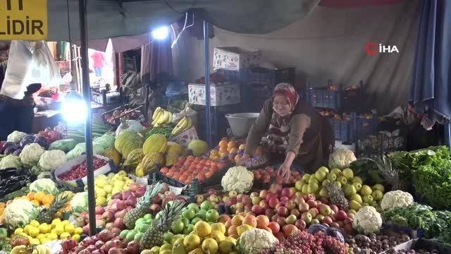 Vatandaşlar alışveriş için pazarları tercih ediyor