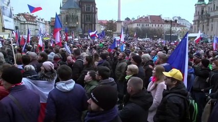 Télécharger la video: De Facto Corona-Lockdown für Ungeimpfte in Tschechien und Slowakei