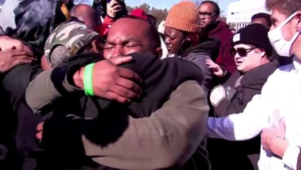 États-Unis: l'explosion de joie des soutiens de Julius Jones, un condamné à mort échappant in extremis à son exécution