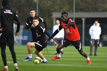 Replay : 15 minutes d'entraînement avant Paris Saint-Germain - Nantes