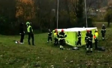 Pinasca (TO) - Parapendista bloccata sui cavi della linea elettrica: soccorsa dai Vigili del Fuoco (19.11.21)