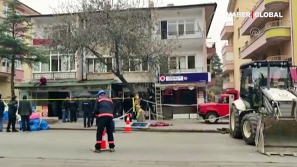 Ankara'da patlamanın yaşandığı binanın yıkımına başlandı