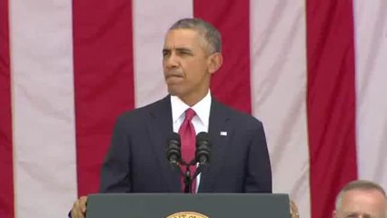 Presidente Barack Obama visita el cementerio de Arlington