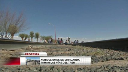 Agricultores toman las vías del tren