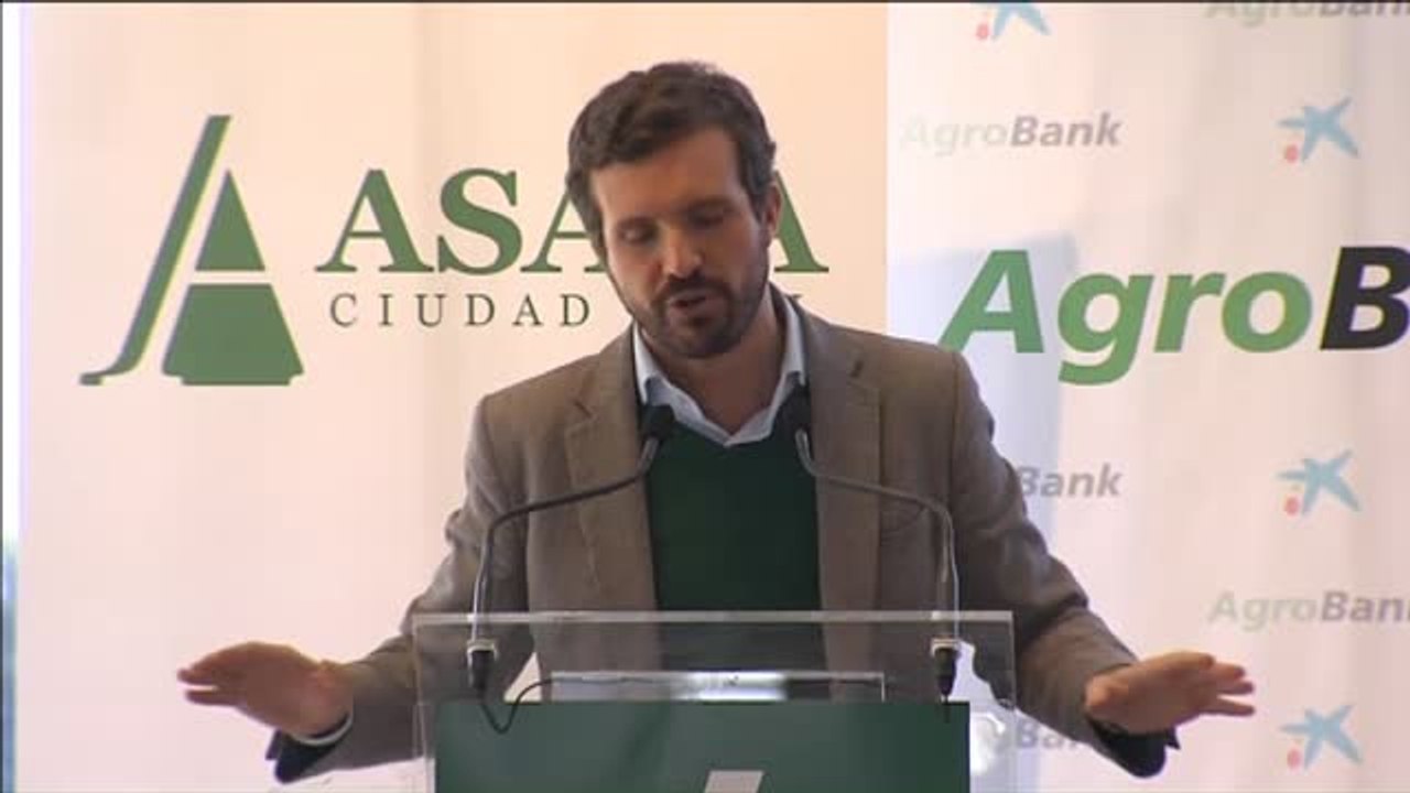 Casado a los agricultores: "Vamos a estar con vosotros en la calle"
