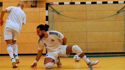 Скачать видео: Futsal-Rekordmeister: Kurz-Doku zeigt Einblicke bei den HSV-Panthers