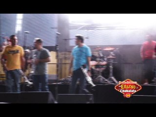 Los grupos haciendo soundcheck antes que comience Noche de Locura