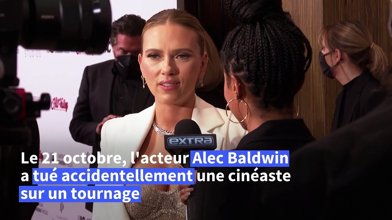 Scarlett Johansson soutient l'utilisation de "pistolets factices" sur les tournages