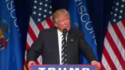 Trump quiere que votantes de Clinton cambien su voto