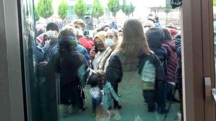 Rize'nin ilk AVM'sinin açılışında yoğun kuyruklar oluştu