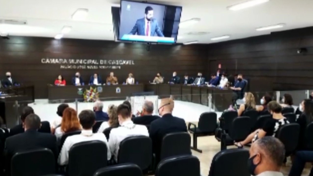 Promotora Simone Lorens recebe Título de Cidadã Honorária de Cascavel