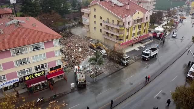 Keçiören'deki Onbirler Apartmanı'nda yıkım çalışması tamamlandı