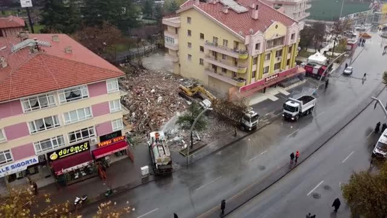Keçiören'deki Onbirler Apartmanı'nda yıkım çalışması tamamlandı