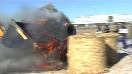 Descargar video: Descontento y protestas de varios sectores que se sientes abandonados por el gobierno