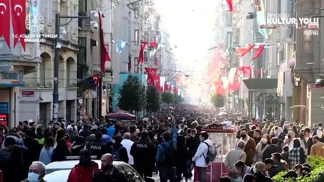 Cumhurbaşkanlığı İletişim Başkanı Altun'dan Beyoğlu Kültür Yolu Festivali paylaşımı