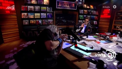 Βινύλιο: Απίστευτο! Είχαν κάνει πρόταση στον Αντώνη Κανάκη να ερμηνεύσει την «Τζουτζούκα!»