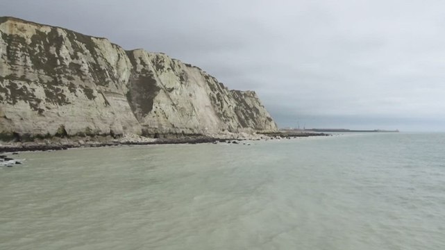 Footage captures White Cliffs of Dover eroding