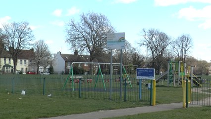 Tải video: Rainham residents call for park cctv cameras after spate of anti-social behaviour