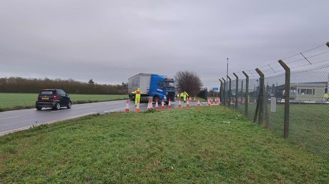 Lorries stay stranded in Kent for the second day