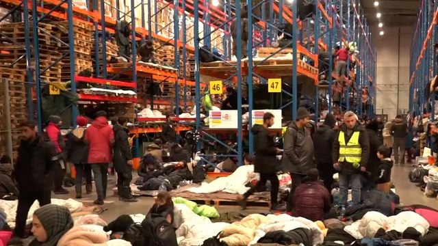 أزمة اللاجئين على الحدود البيلاروسية البولندية.. ماذا يقدم لهم الصليب الأحمر؟