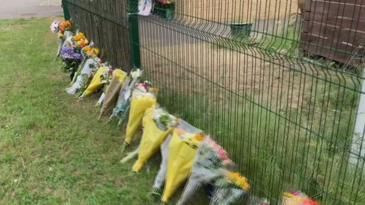 Floral tributes to Alex Denny in Deal video Dailymotion
