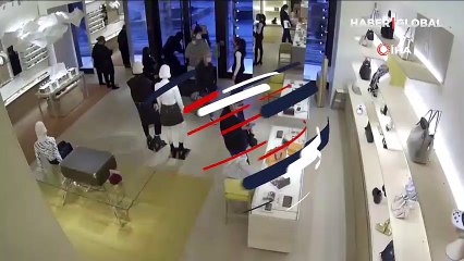 Dakikalar içinde 100 bin dolarlık çanta çaldılar