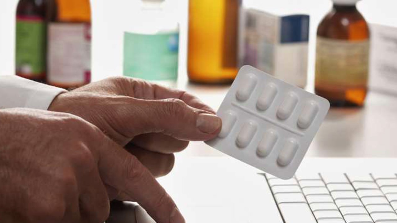 NHS warning about correct antibiotics use