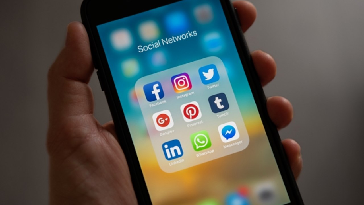 Instagram to ban self-harm images