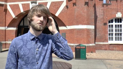 Should university scrap fees?