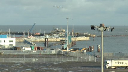 Jeremy Corbyn brands government's handling of contract for emergency ferry service in Ramsgate a fiasco