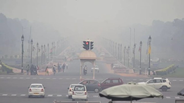 Delhi: AQI registered over 350 today, air quality still poor