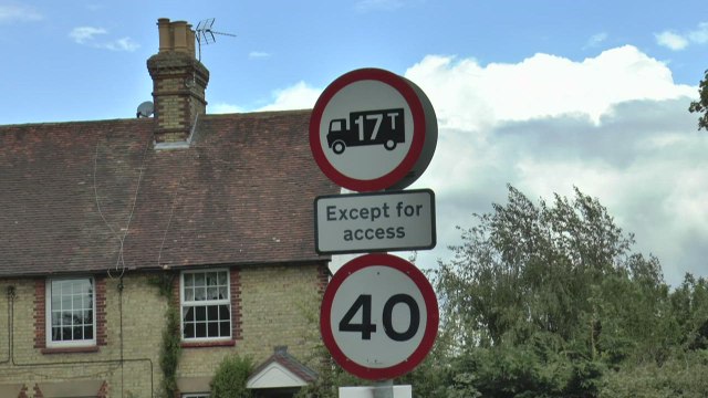 Lorries in Leeds cause traffic chaos