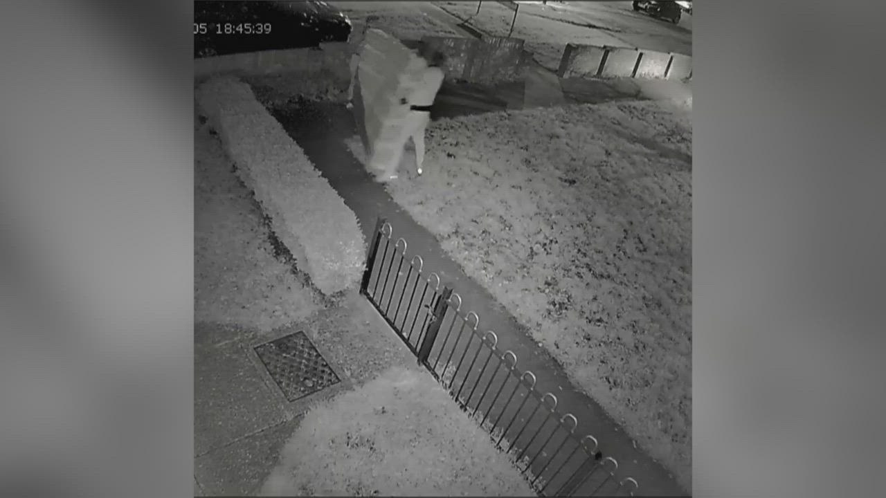 Video shows duo struggling to dump mattress in Medway video Dailymotion