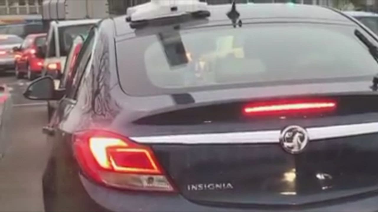 Delivery driver appears to watch screen while on Kent's roads