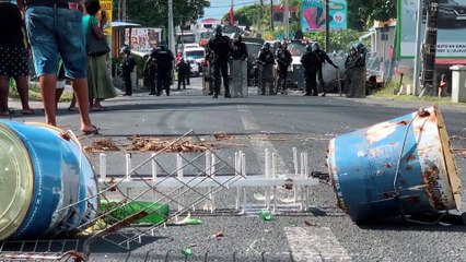 Protestos contra restrições sanitárias acabam em violência