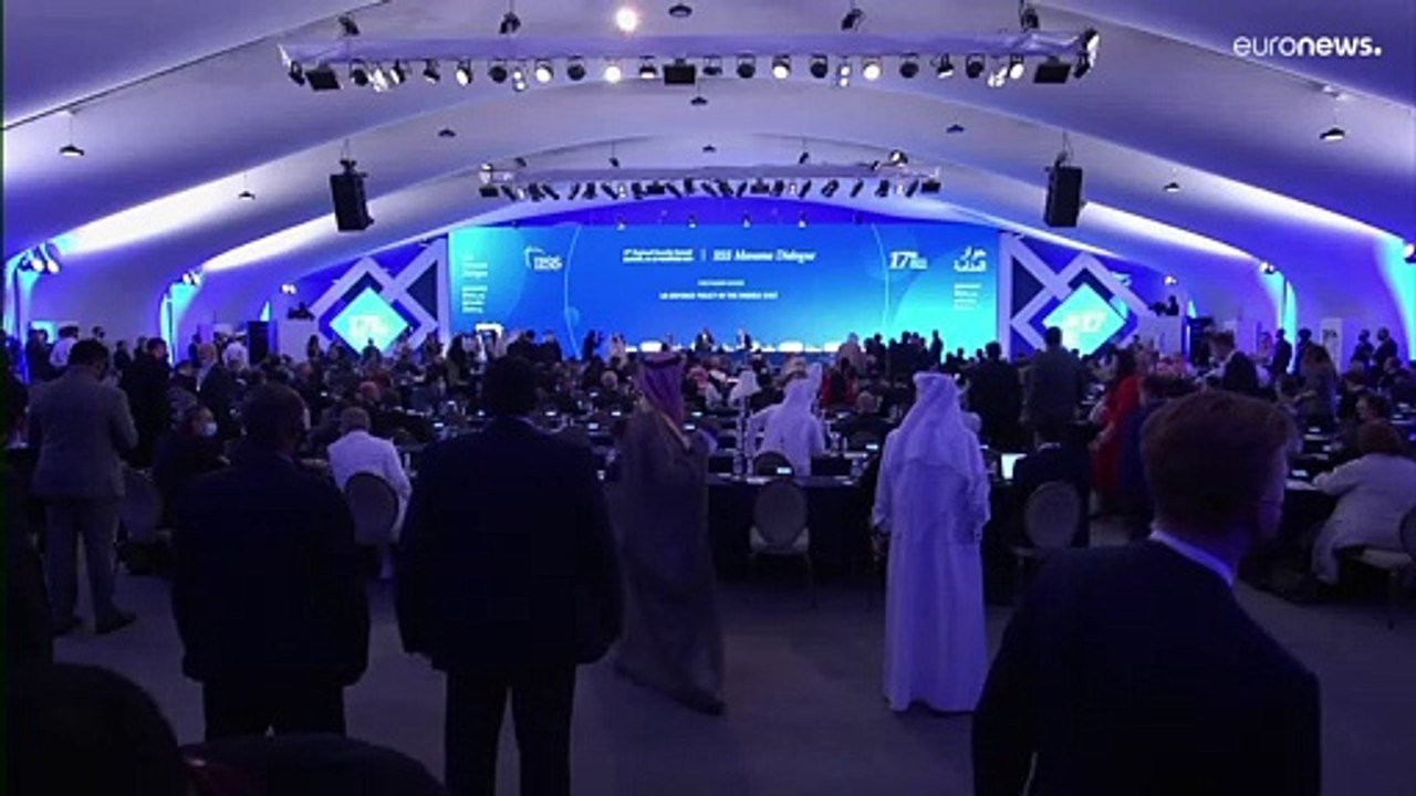 وزير الدفاع الأميركي من البحرين: واشنطن ملتزمة...