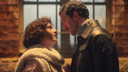 Kulüp dizisiyle şöhreti yakalayan Asude Kalebek'in yaşını duyanlar şaşkınlığını gizleyemiyor