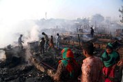 Pakistan'da 100'den fazla barınak alev alev yandı