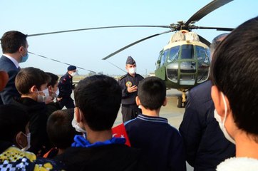 Sevgi evlerindeki çocuklar jandarmayla bir gün geçirdi