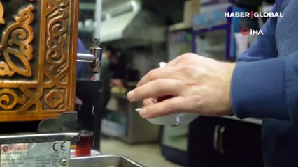 Rize'de bardak çay fiyatlarına tepki: Neden daha pahalı diye sorduğumuzda taş yerinde ağırdır diyorlar