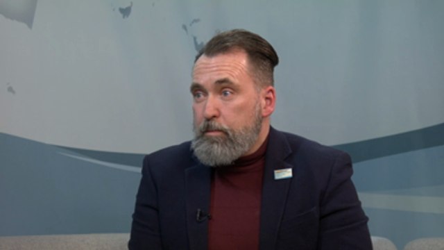 Parkinson's campaigner hands petition signed by thousands to government