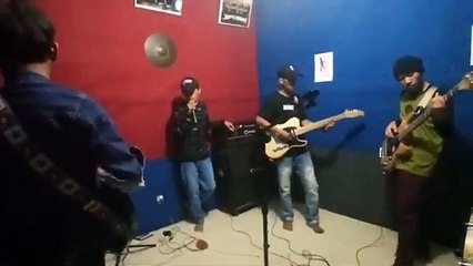 Lagu terbaru 2020 Sovia band ( sakit hati ini) official music