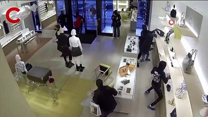 ABD’de Louis Vuitton mağazasında dakikalar içinde 100 bin dolarlık soygun