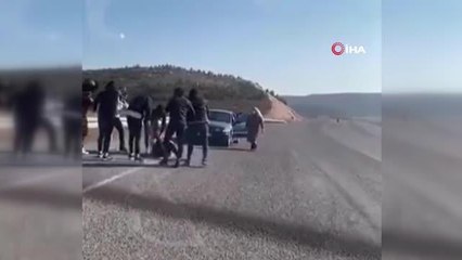 Yürekleri ağza getiren evlilik teklifi kamerada