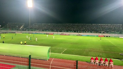 "Chaab yourid Adam Ounas" : le public de Tchaker réclame un changement à Belmadi !