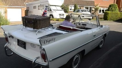 Vintage vehicle fanatic tests amphibious car