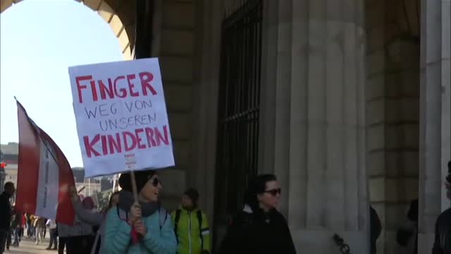 Protestas en Austria contra las restricciones y la obligatoriedad de las vacunas