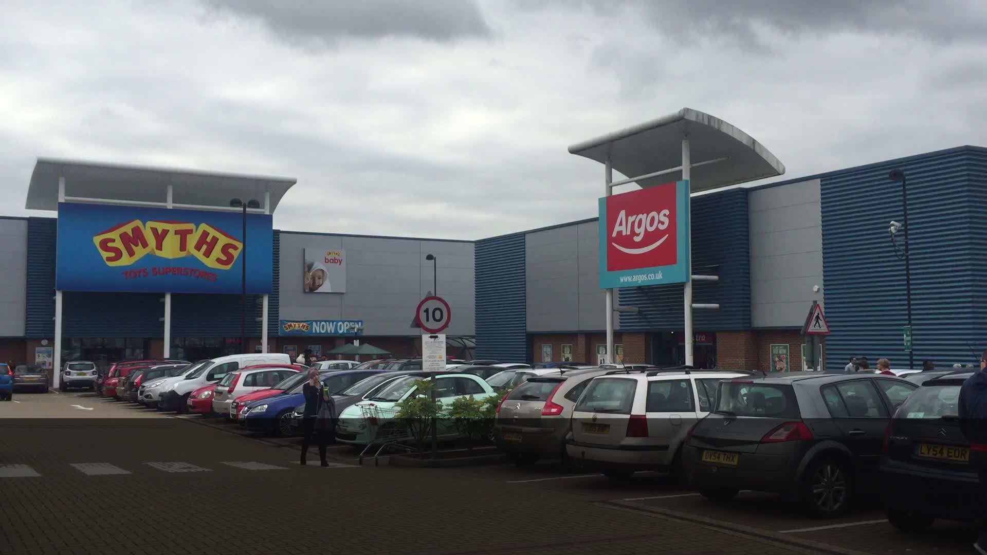 Smyths Toys store opens in Ashford - video Dailymotion