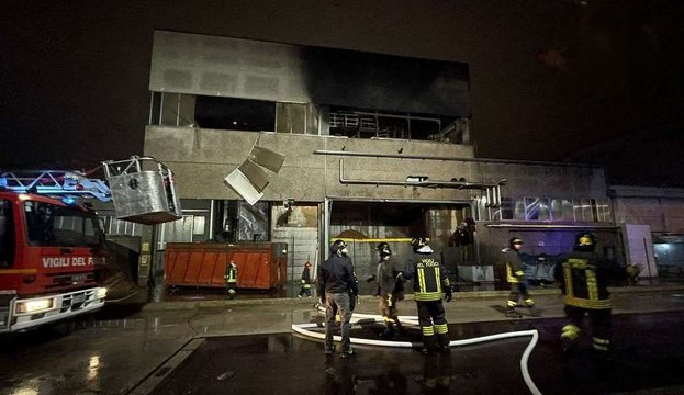 Torrile (PR) - Incendio in una fabbrica di legname e compensati a San Polo (20.11.21)