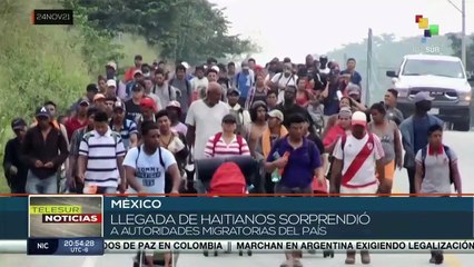Escultor Jorge Marín devela estatua en honor a migrantes en México